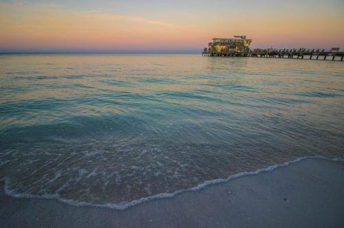 Mangrove Cottage — 4-Star Luxury Hotel in Anna Maria, United States