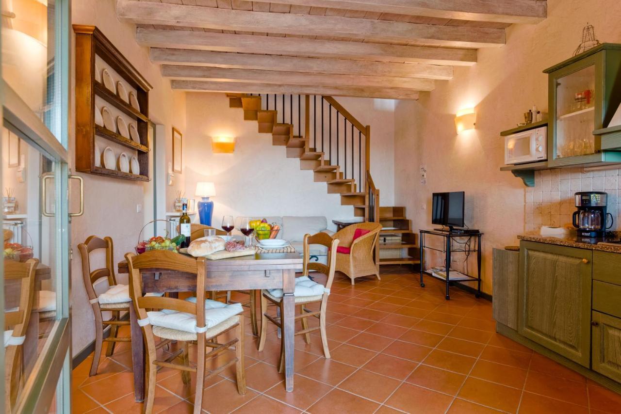 Mietitore a Montefiorile in Gaiole In Chianti, Italy