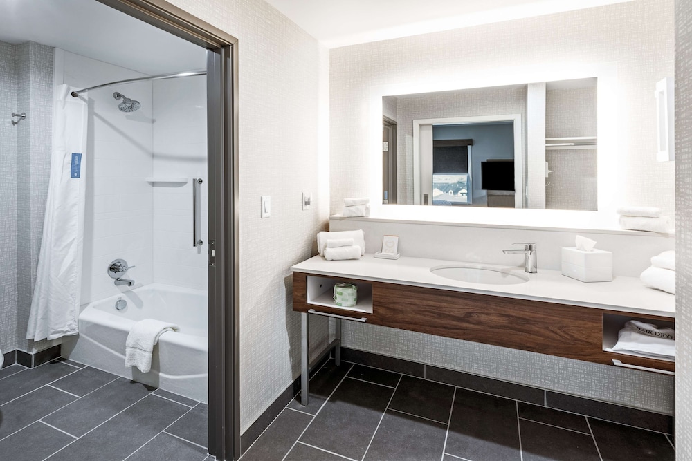 Hampton Inn & Suites by Hilton Canyon - photo 9