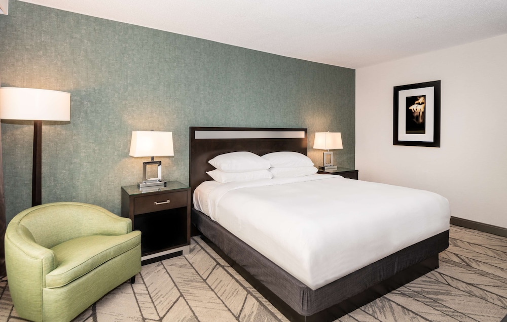 DoubleTree by Hilton Newark Penn Station - photo 21
