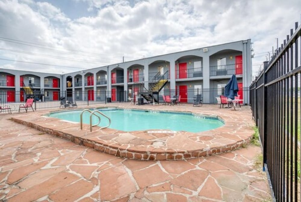 OYO Hotel San Antonio Lackland Air Force Base West - photo 21