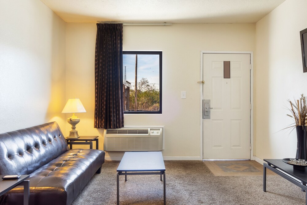 Travelers Place Inn & Suites - photo 29