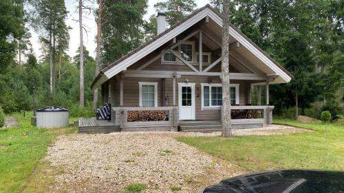 Merineitsi Peamaja Kahele Saunaga — hotel near Kärdla Airport