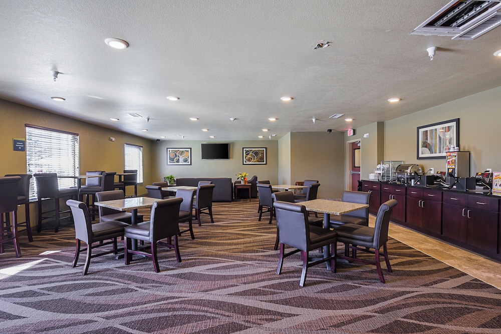 Cobblestone Inn & Suites Altamont - photo 48