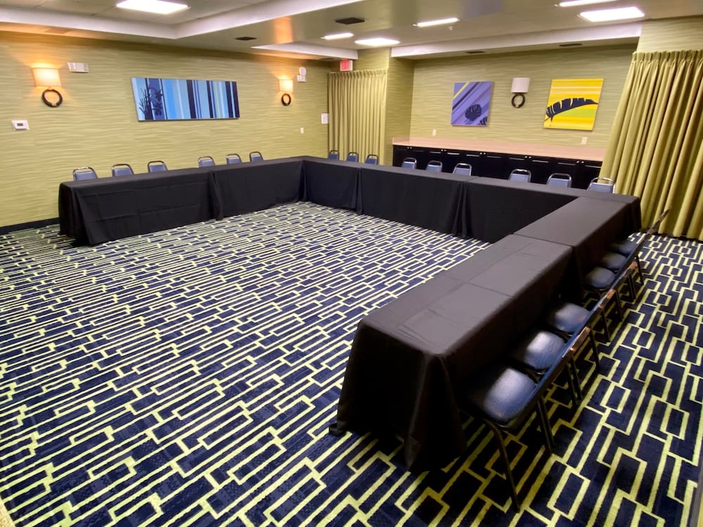 Holiday Inn Express Suites Plant City by IHG - photo 51