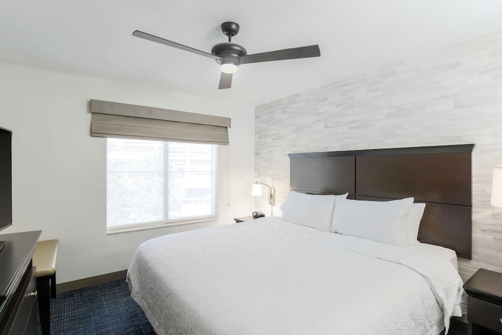 Hampton Inn & Suites Denver Tech Center - photo 18