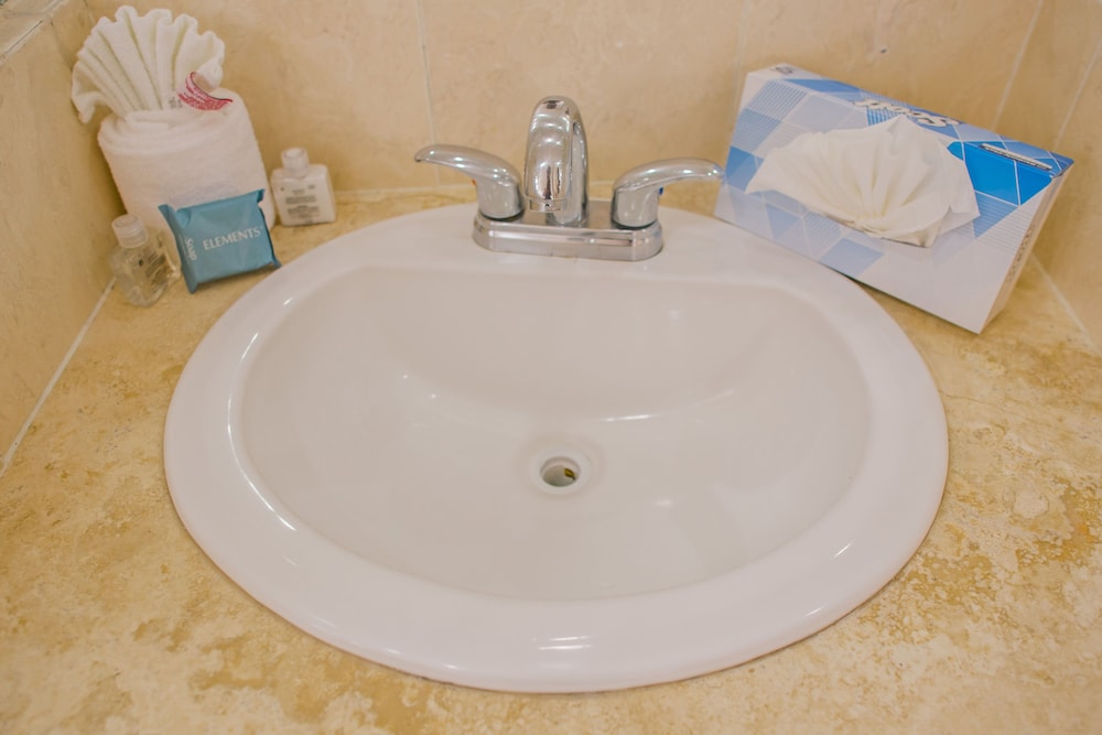 Bathroom sink