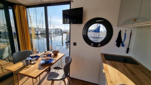 Hausboot Hilja — Schleswig
