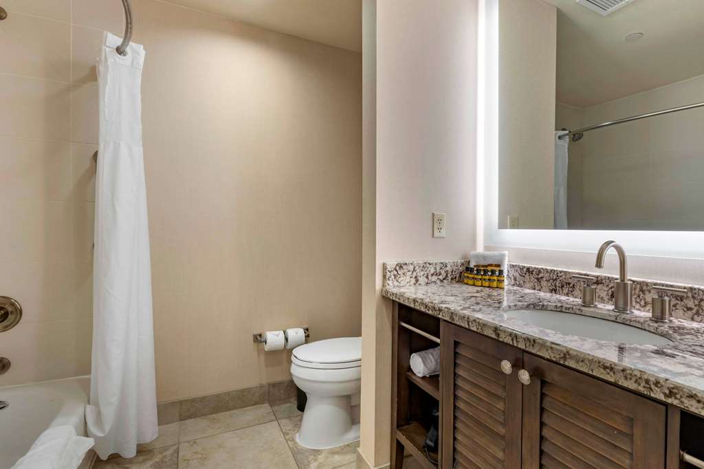 Best Western Plus Island Palms Hotel & Marina - photo 37
