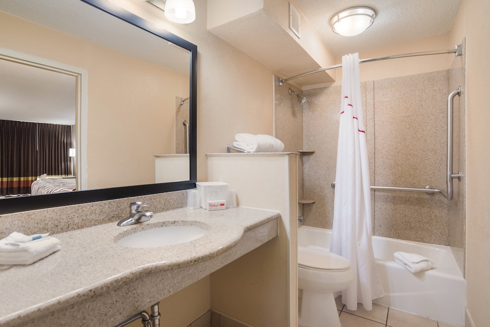 Red Roof Inn Baltimore South Glen Burnie - photo 21