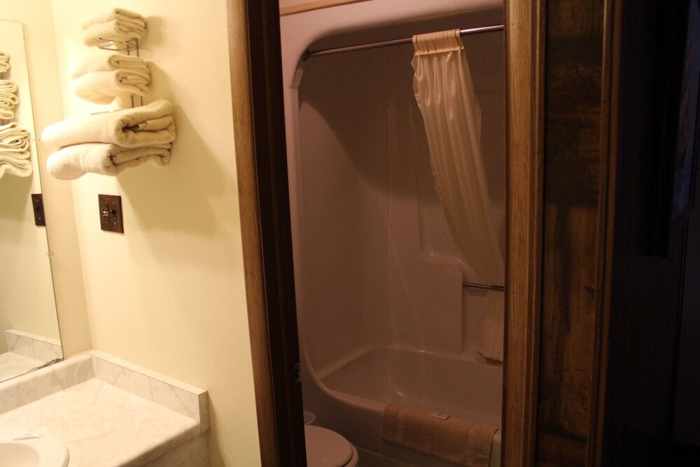 Brown's Motel Aberdeen - photo 16
