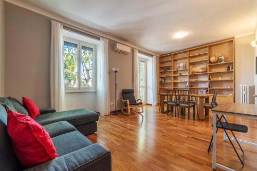 GuestHost Rione Prati Comfy Apartment — 4-Star Luxury Hotel in Rome, Italy