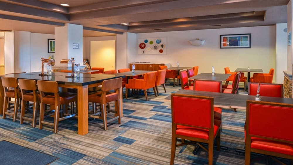 Holiday Inn Express Sacramento Airport Woodland by IHG - photo 68