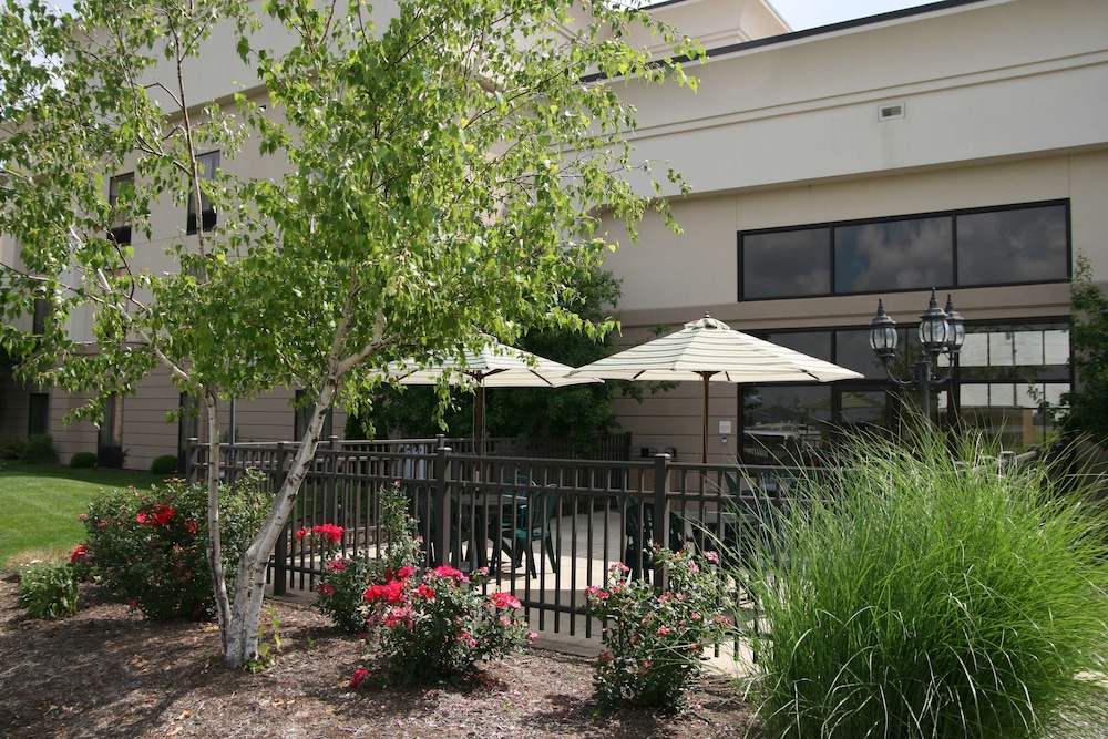 Hampton Inn & Suites Springfield Southwest - photo 42