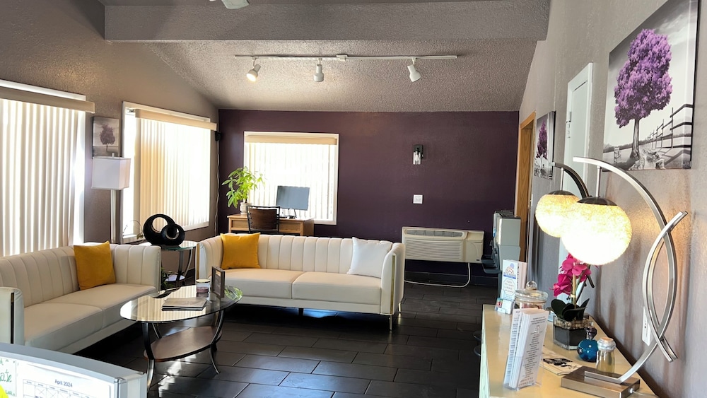 Black Canyon Motel - photo 2