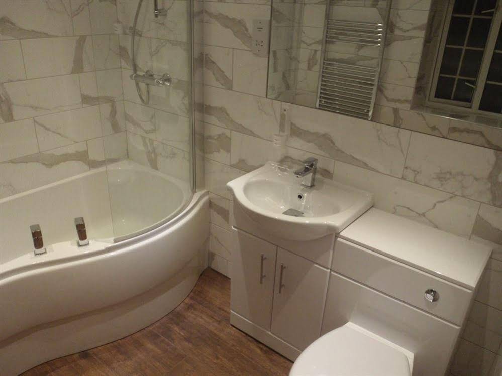 The Shaw Country Hotel in Melksham, United Kingdom