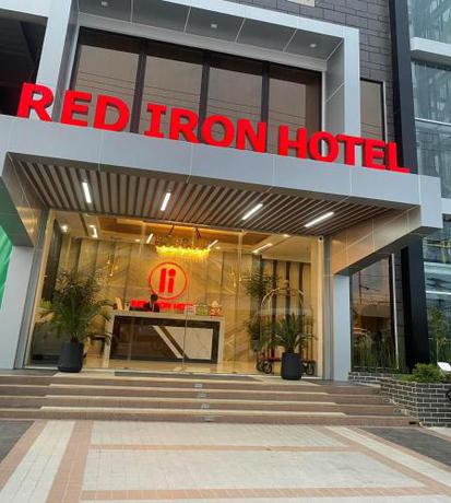 Red Iron Hotel — hotel in Calbayog City