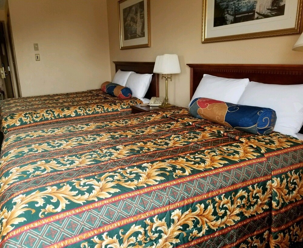 Midway Inn - carbon neutral hotel in Bremerton
