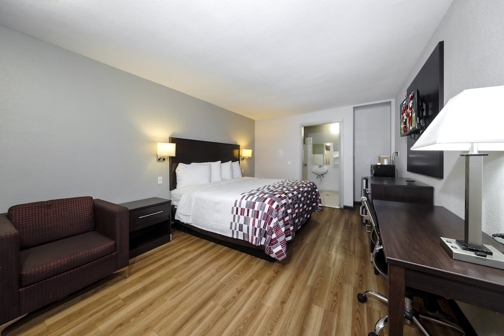 Red Roof Inn Arlington Entertainment District - photo 25