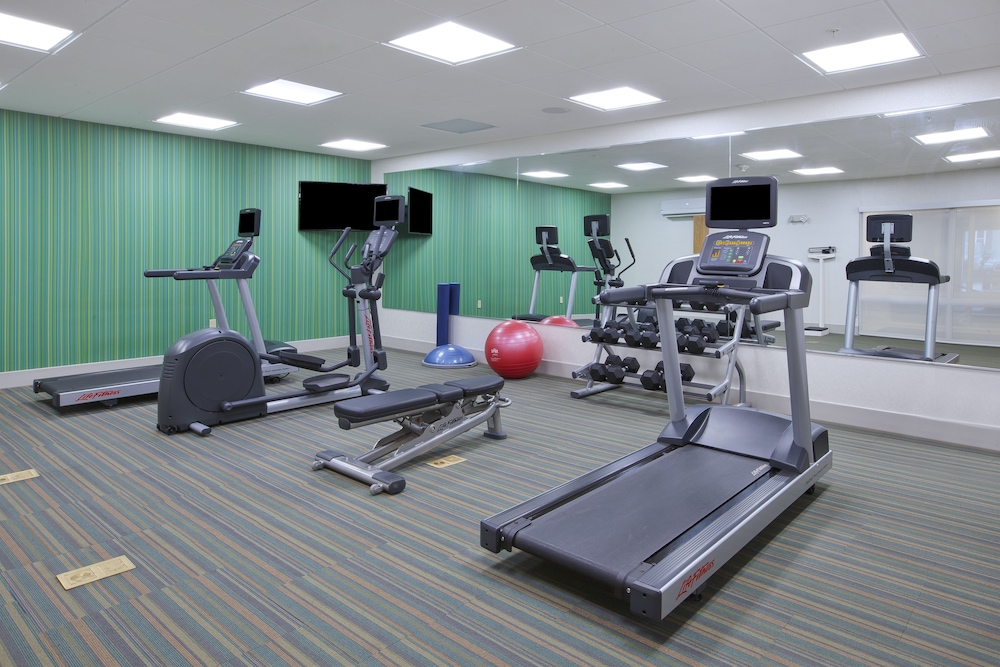 Holiday Inn Express & Suites Parkersburg East by IHG - photo 25