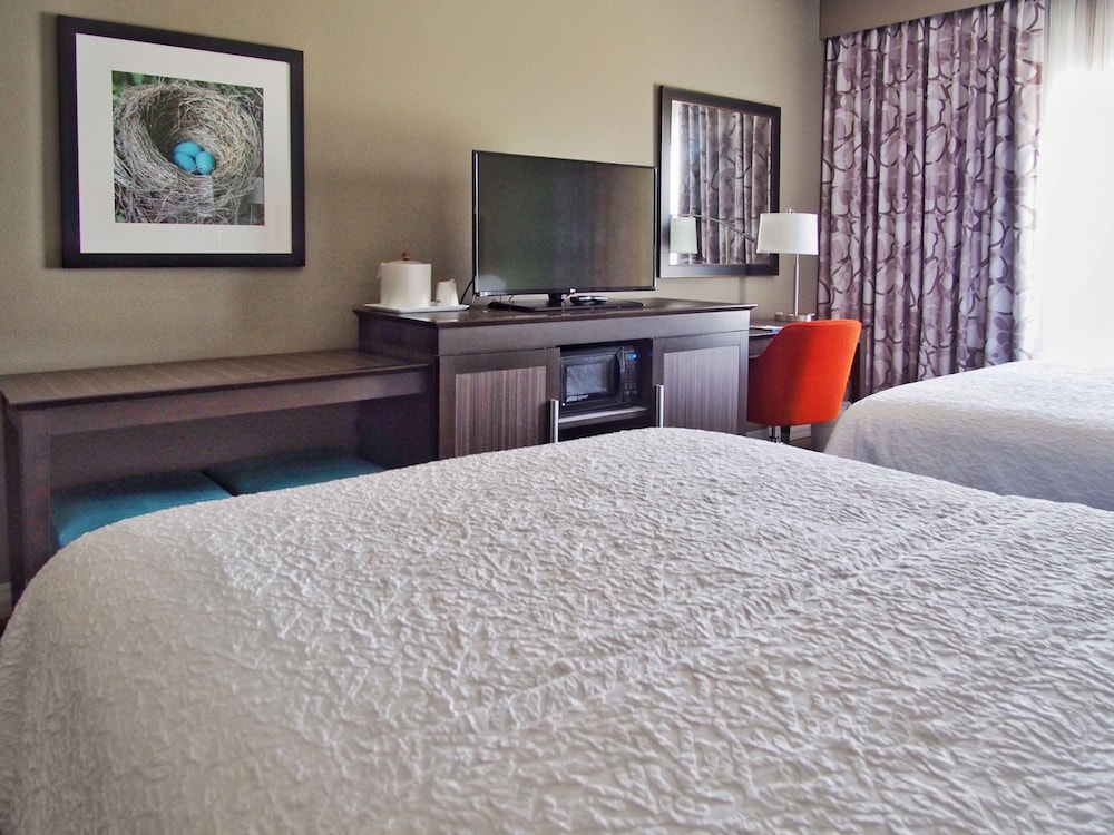 Hampton Inn & Suites Moore - photo 13