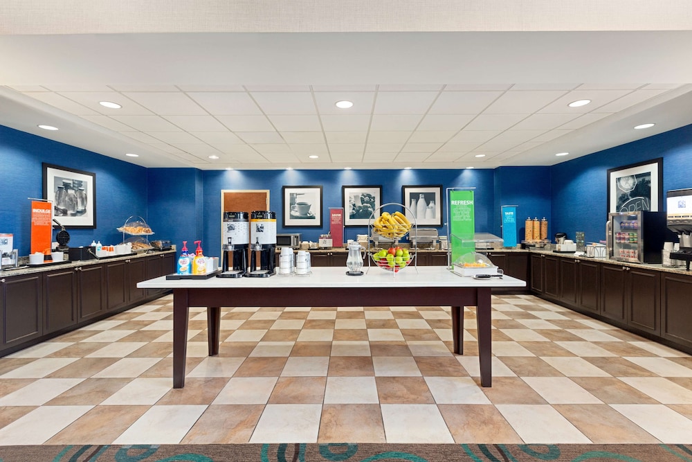 Hampton Inn & Suites Atlanta Airport West Camp Creek Pkwy - photo 26