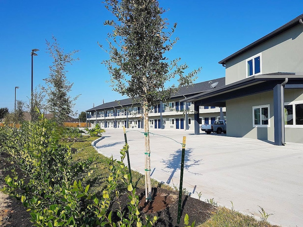 Empire Inn Cypress - photo 12
