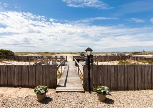 Truro Beach Cottages - photo 36