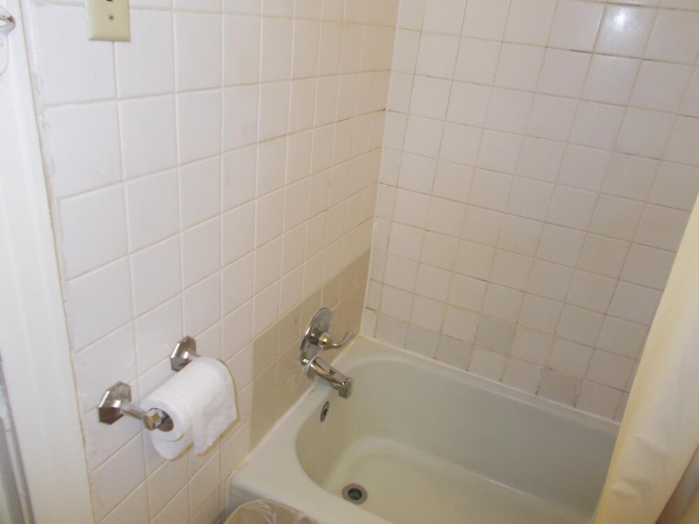 Hillside Motel - photo 32
