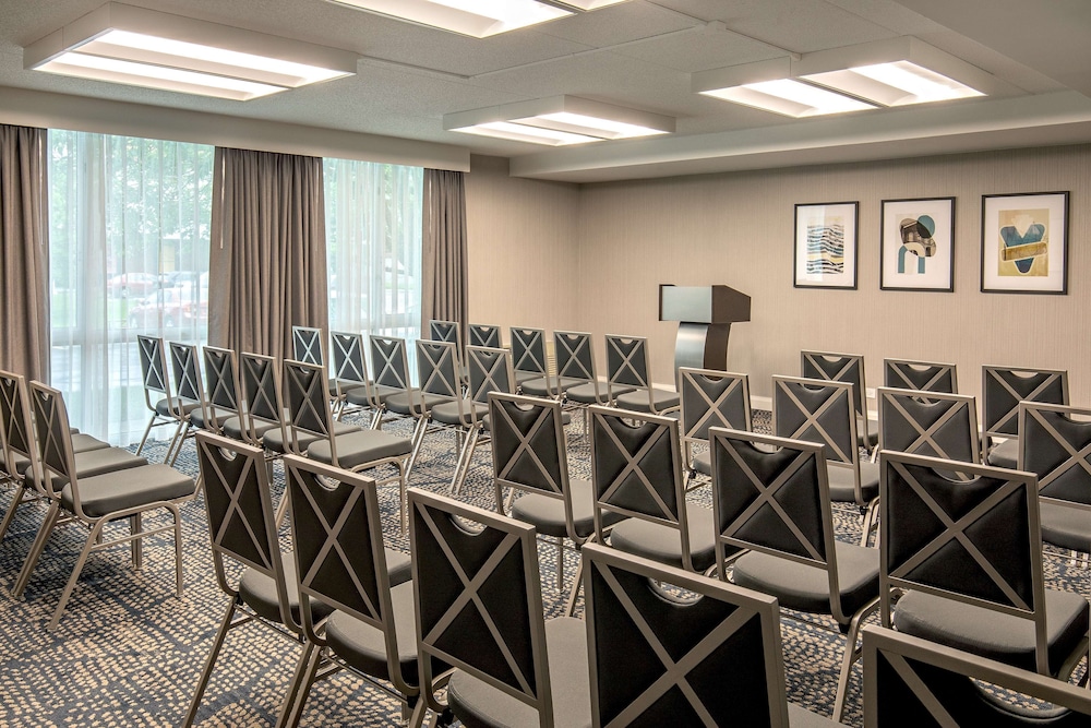 DoubleTree by Hilton Chicago North Shore Conference Center - photo 53