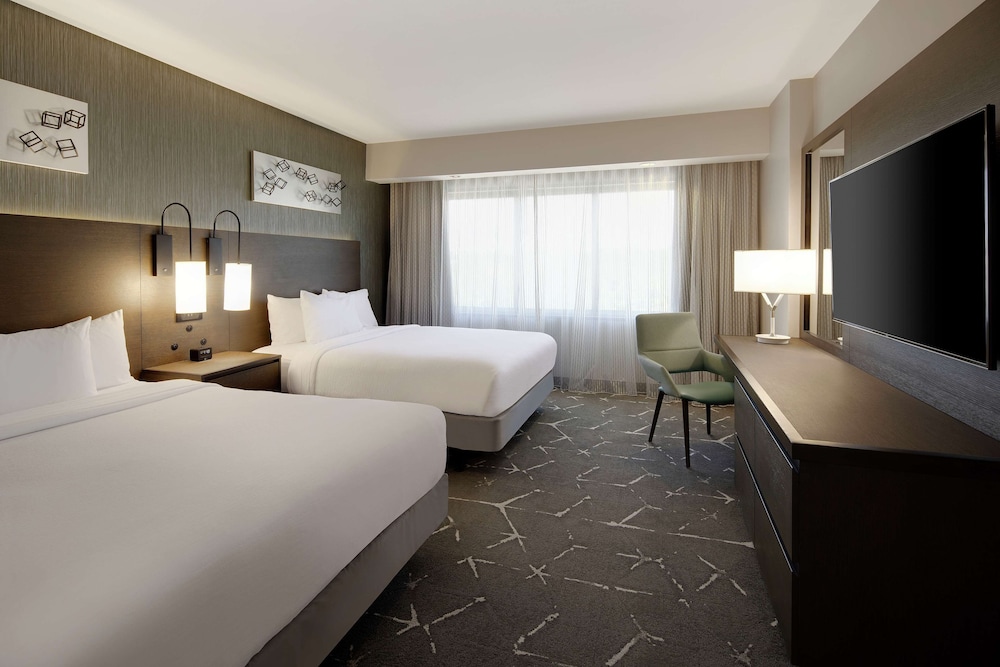 Embassy Suites by Hilton Atlanta Perimeter Center - photo 10