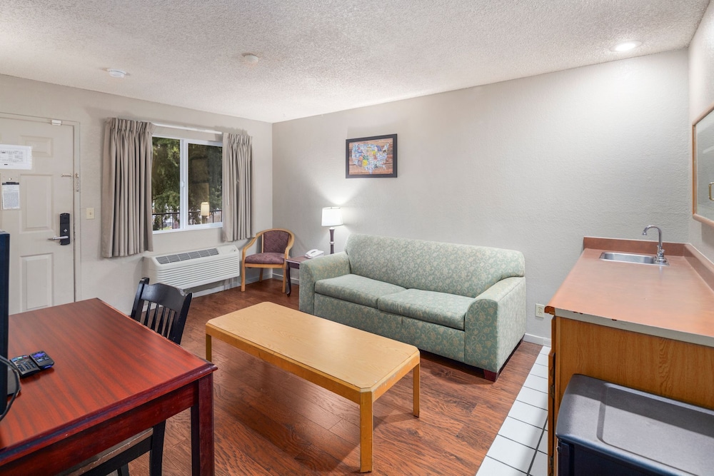 Inn at Lake Washington By OYO I 405 - photo 12