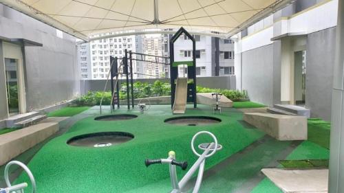 Ronsky Paradise at SMDC Fame Residences - carbon neutral hotel in Manila