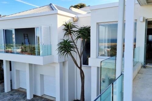 Contemoporary with a amazing views and Heated Pool — 4-Star Luxury Hotel in Plettenberg Bay, South Africa