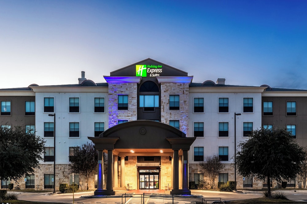 Holiday Inn Express & Suites Del Rio by IHG - featured photo