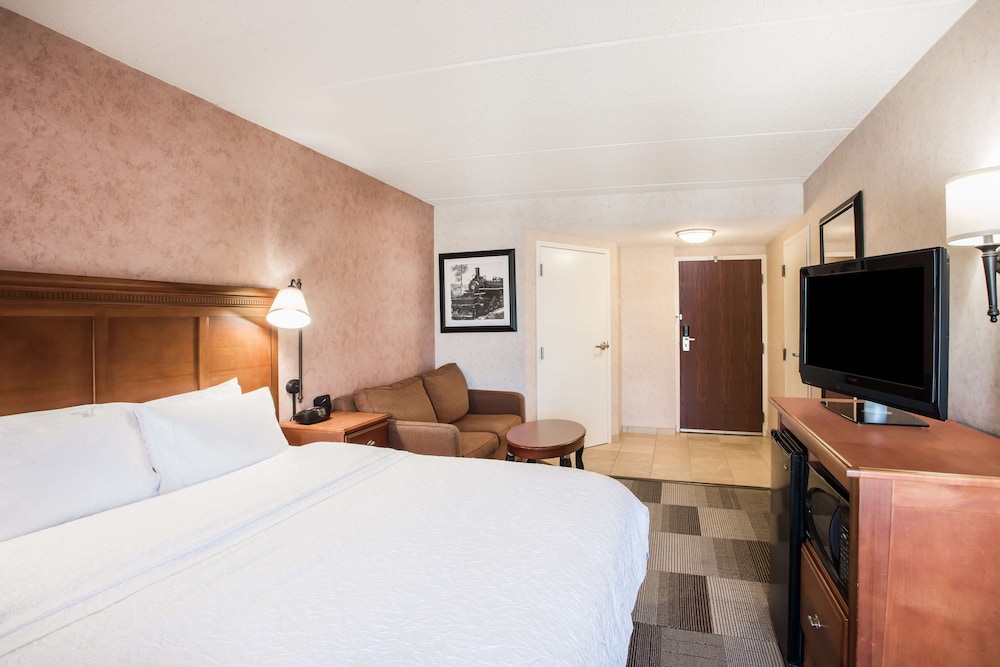 Hampton Inn West Springfield - photo 8
