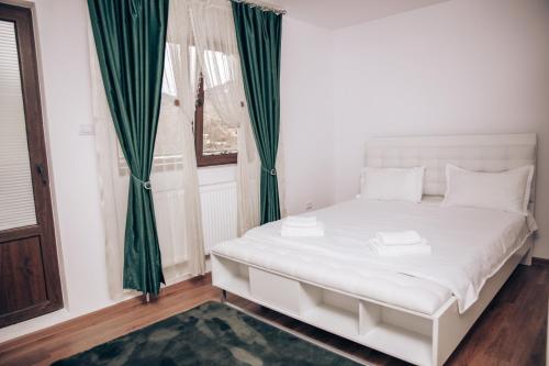 Casa Luna — 4-Star Luxury Hotel in Brosteni, Romania