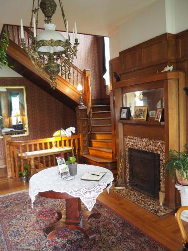 Old Consulate Inn - photo 4