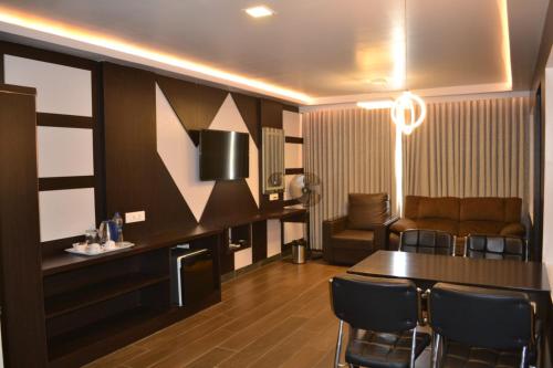 Hotel Free Birds in Tiruchirappalli, India