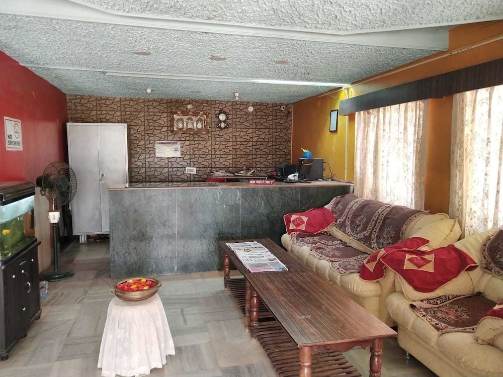 Iroomz Hotel Abhiman — Davangere