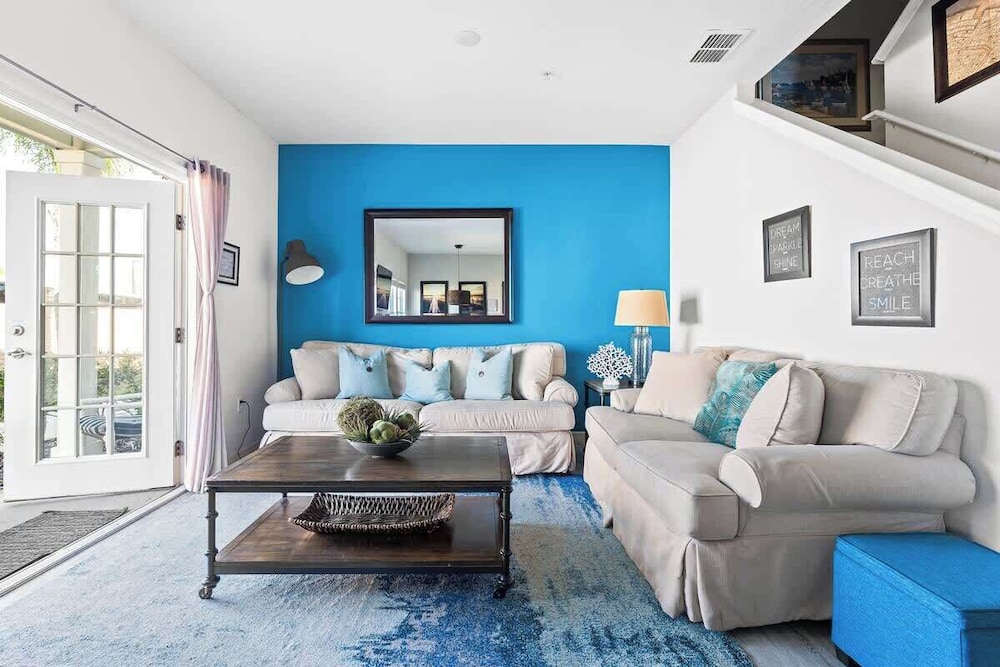 Cozy 4BR Retreat Near Orlando Attractions — 4-Star Luxury Hotel in Kissimmee, United States