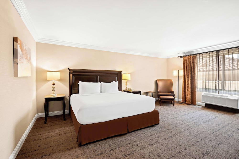 Best Western Ontario Mills Mall - photo 13
