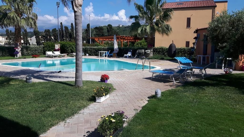 Beb oasi marina in Campofelice Di Roccella, Italy