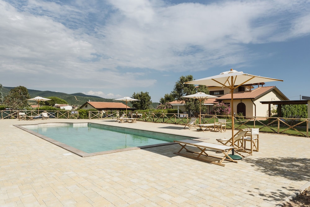 Agriturismo Terre di Castiglione — 4-Star Luxury Hotel in Castiglione Della Pescaia, Italy