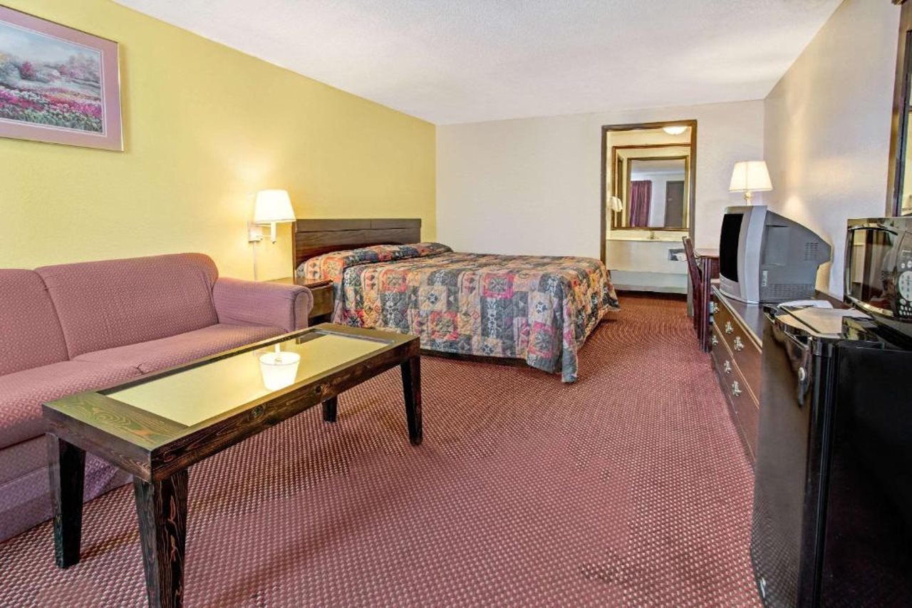 Guest Inn Lebanon - photo 17