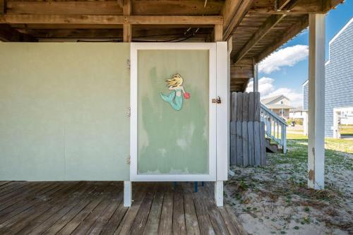 Beach Barracks by Oak Island Accommodations - photo 32