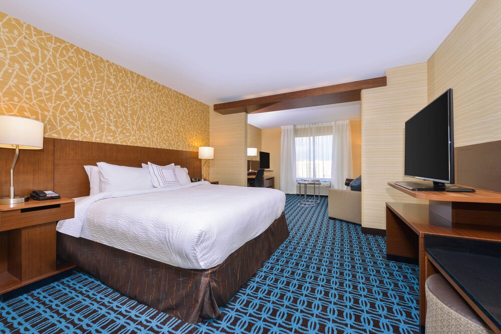 Fairfield Inn & Suites by Marriott Coralville - photo 4