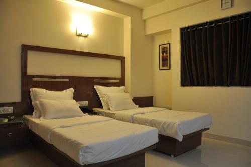 Hotel Happiness - last minute hotel in Surat