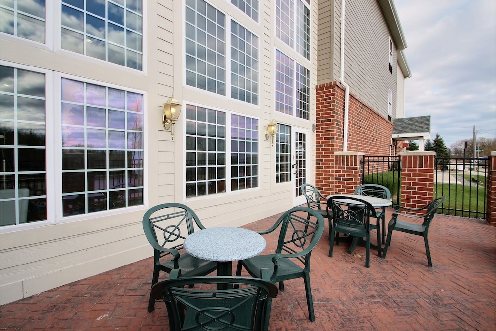 Holiday Inn Express Hotel & Suites Milwaukee Airport by IHG - photo 73