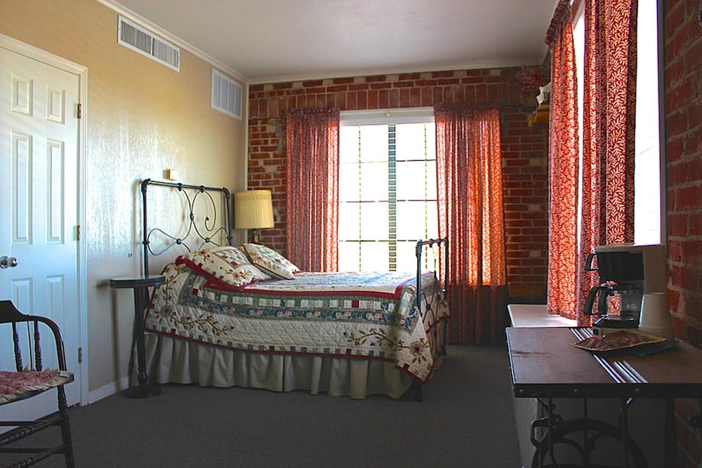 Spur Hotel - photo 9